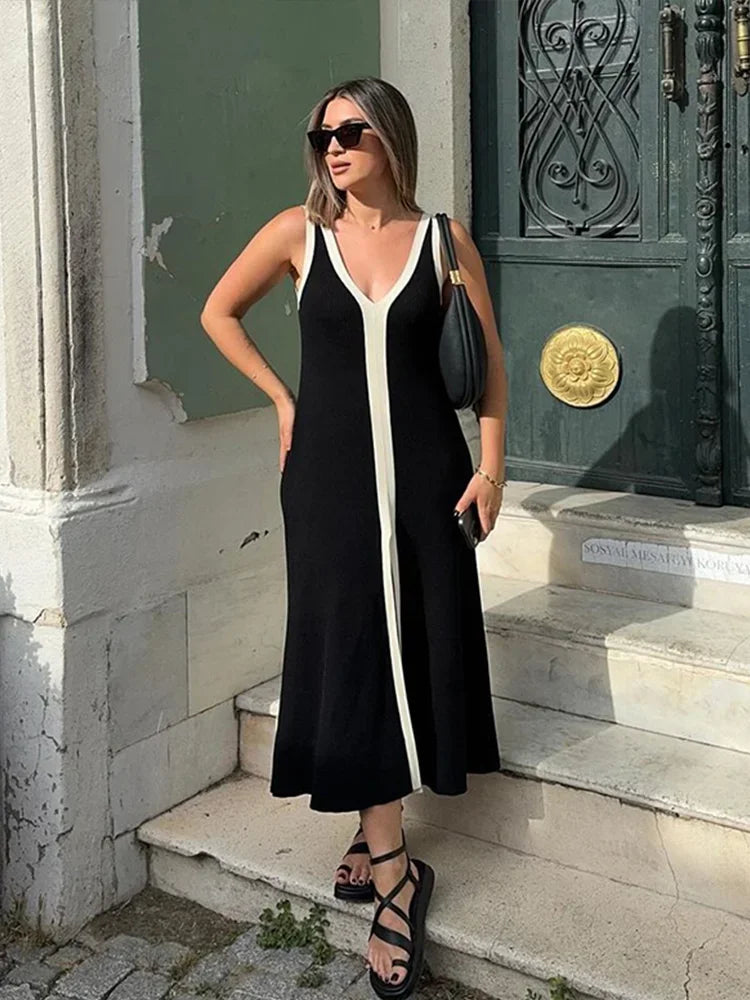 Fabiola Contrast Spliced Halter Maxi Dress Cozy Maxi Dress with Slit