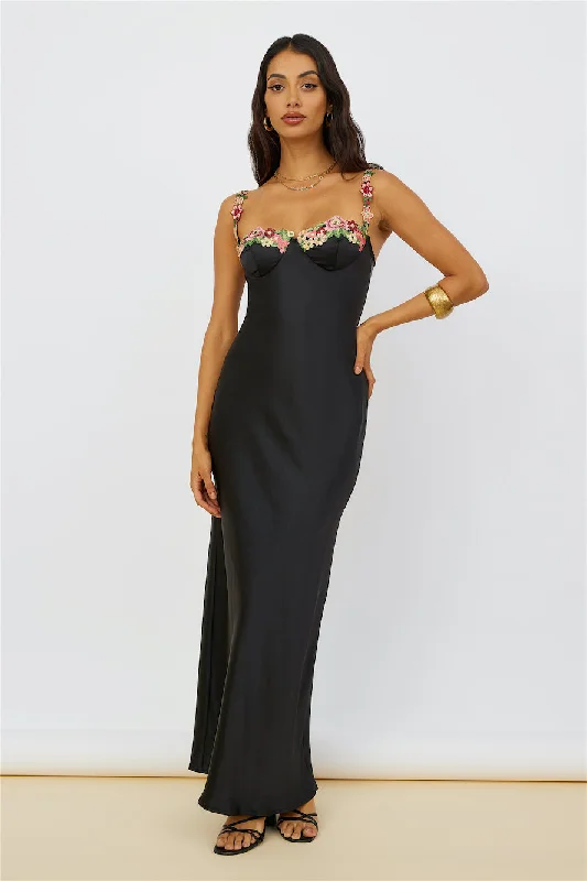 Magnetic Forces Maxi Dress Black Elegant Lace-Up Maxi Dress
