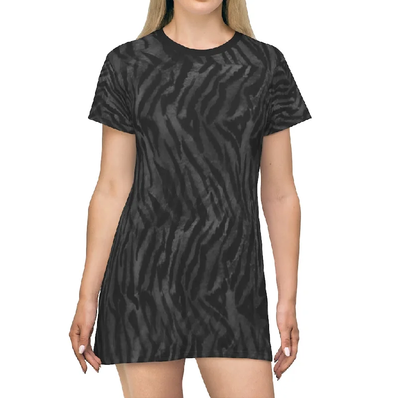 Grey Tiger Striped T-Shirt Dress, Animal Print Crew Neck Long Tee Shirt Dress - Made in USA Welt Pockets Slit Pockets Flap Pockets Grey Tiger Striped T-Shirt Dress, Animal Print Crew Neck Long Tee Shirt Dress - Made in USA Welt Pockets Slit Pockets Flap Pockets
