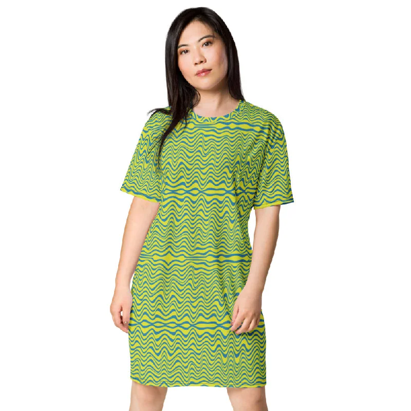 Yellow Blue Wavy T-shirt Dress, Waves Abstract Print Women's Short Sleeves Dress-Made in USA/EU/MX Chenille Blend Fleece Blend Nylon Blend Yellow Blue Wavy T-shirt Dress, Waves Abstract Print Women's Short Sleeves Dress-Made in USA/EU/MX Chenille Blend Fleece Blend Nylon Blend
