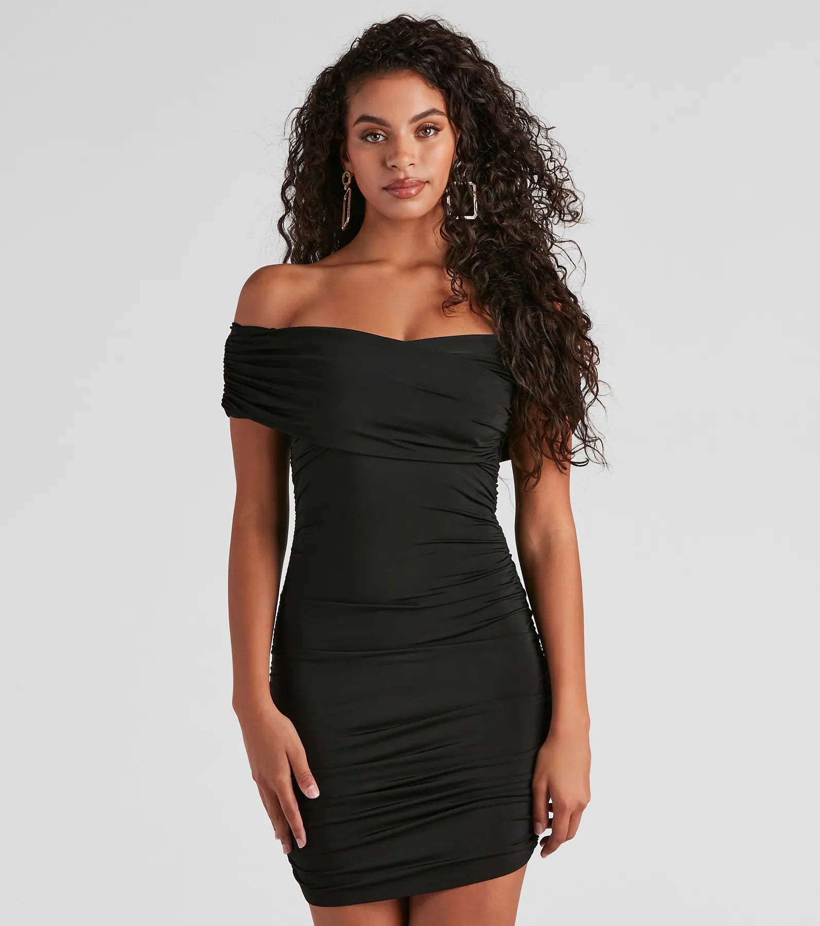 Alluring And Chic Off-The-Shoulder Mini Dress Chic Tropical Mini Dress