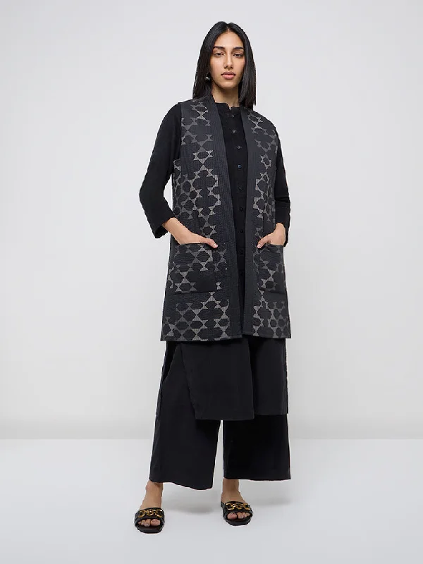 Utsa Black Geometric Design Quilted Cotton Jacket Stand-Up Collar Roll-Neck Collar Turtle Neck Utsa Black Geometric Design Quilted Cotton Jacket Stand-Up Collar Roll-Neck Collar Turtle Neck