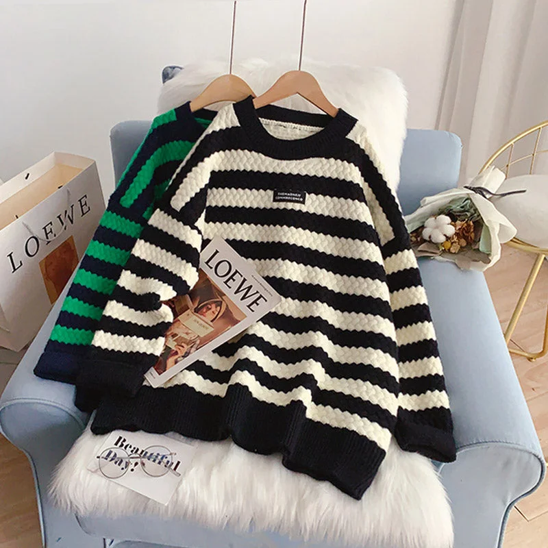 Black and white striped sweater fashion foreign style sweater top 4943 Solid Print Embellished Black and white striped sweater fashion foreign style sweater top 4943 Solid Print Embellished