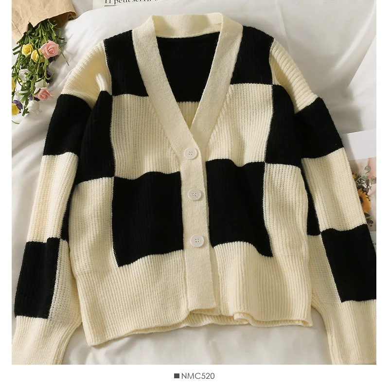 Sweater women's contrast stitched Plaid single breasted 1847 High Neck Crew Neck V-Neck Sweater women's contrast stitched Plaid single breasted 1847 High Neck Crew Neck V-Neck