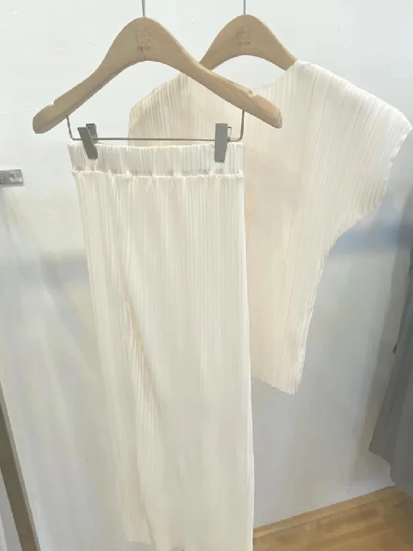 Pleated simple skirt button skirt front