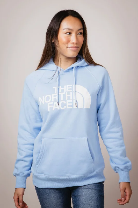 The North Face Half Dome Hoodie for Women in Cornflower | NF0A7UNO-1I5 Hoodie with Bell Sleeves Flared Feminine The North Face Half Dome Hoodie for Women in Cornflower | NF0A7UNO-1I5 Hoodie with Bell Sleeves Flared Feminine